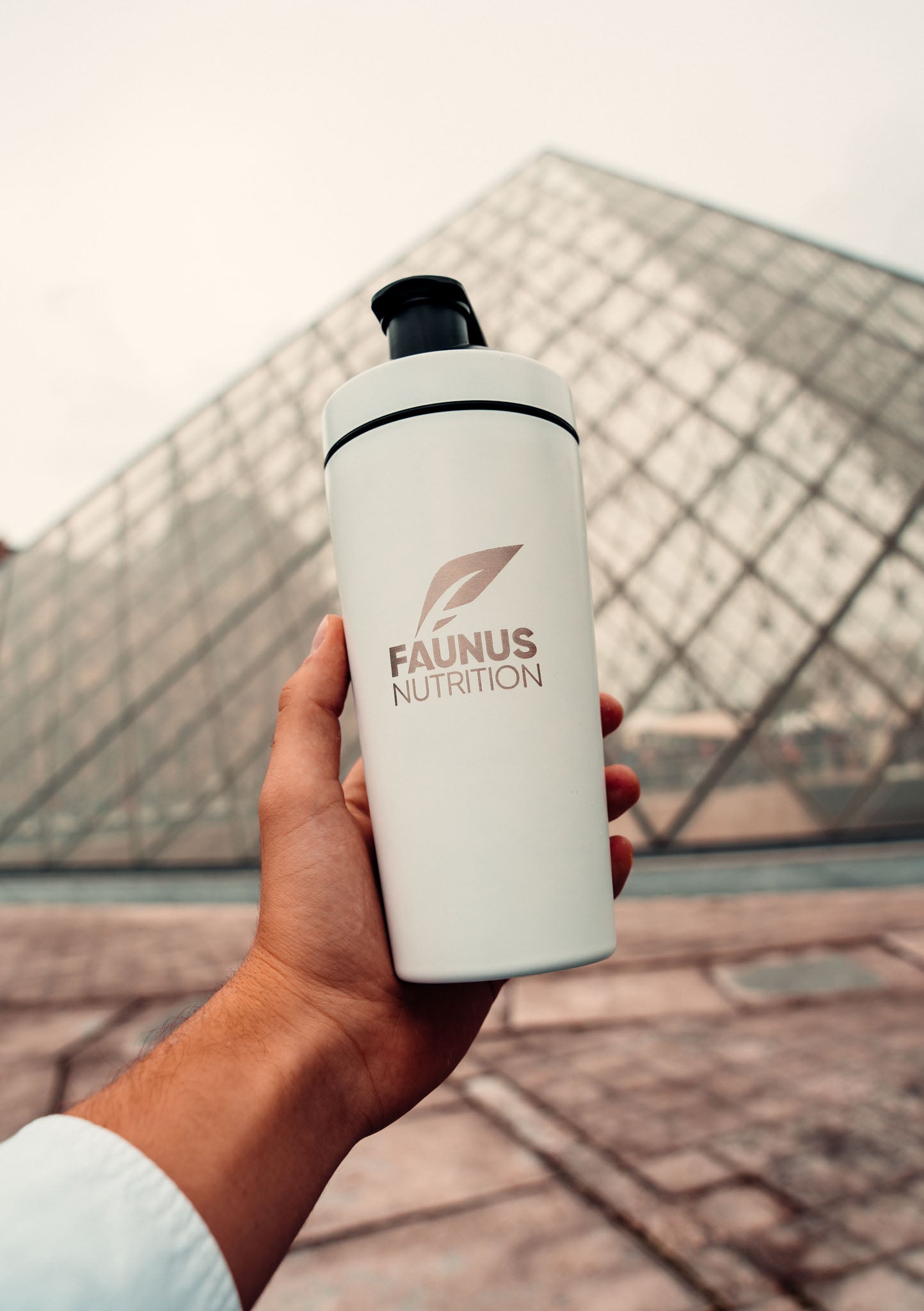 Faunus Nutrition Duurzame Rvs shakebeker | Roestvrij stalen shaker 750ml  | lifestyle parisside